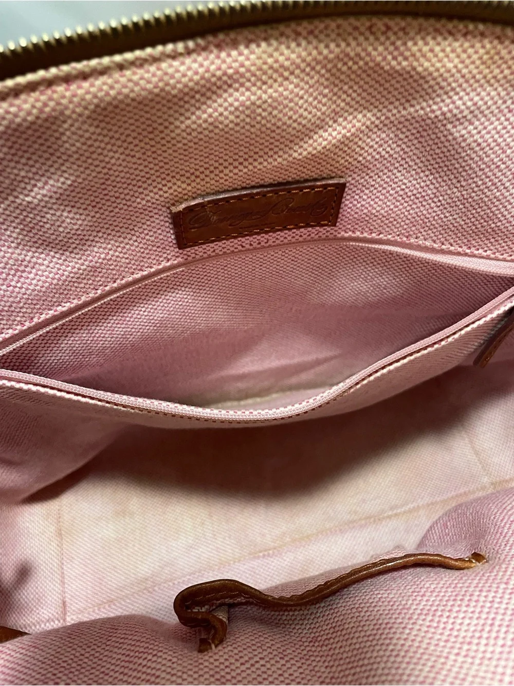 Dooney & Bourke 